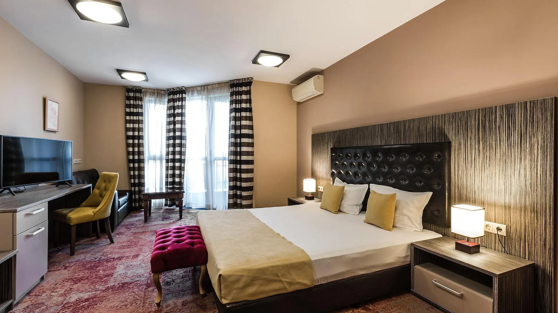 Plaza Hotel Plovdiv - Free Parking
