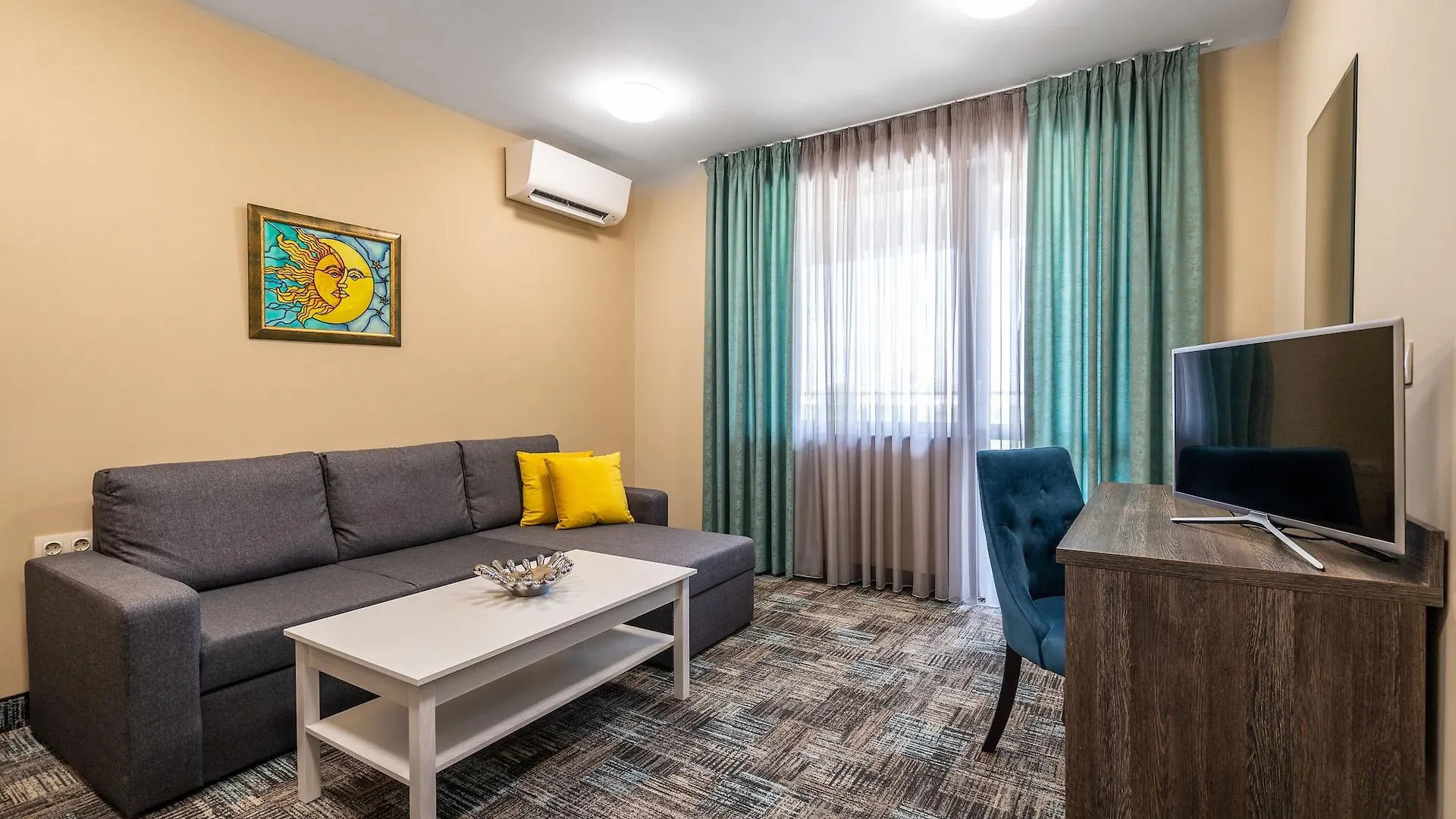 Plaza Hotel Plovdiv - Free Parking
