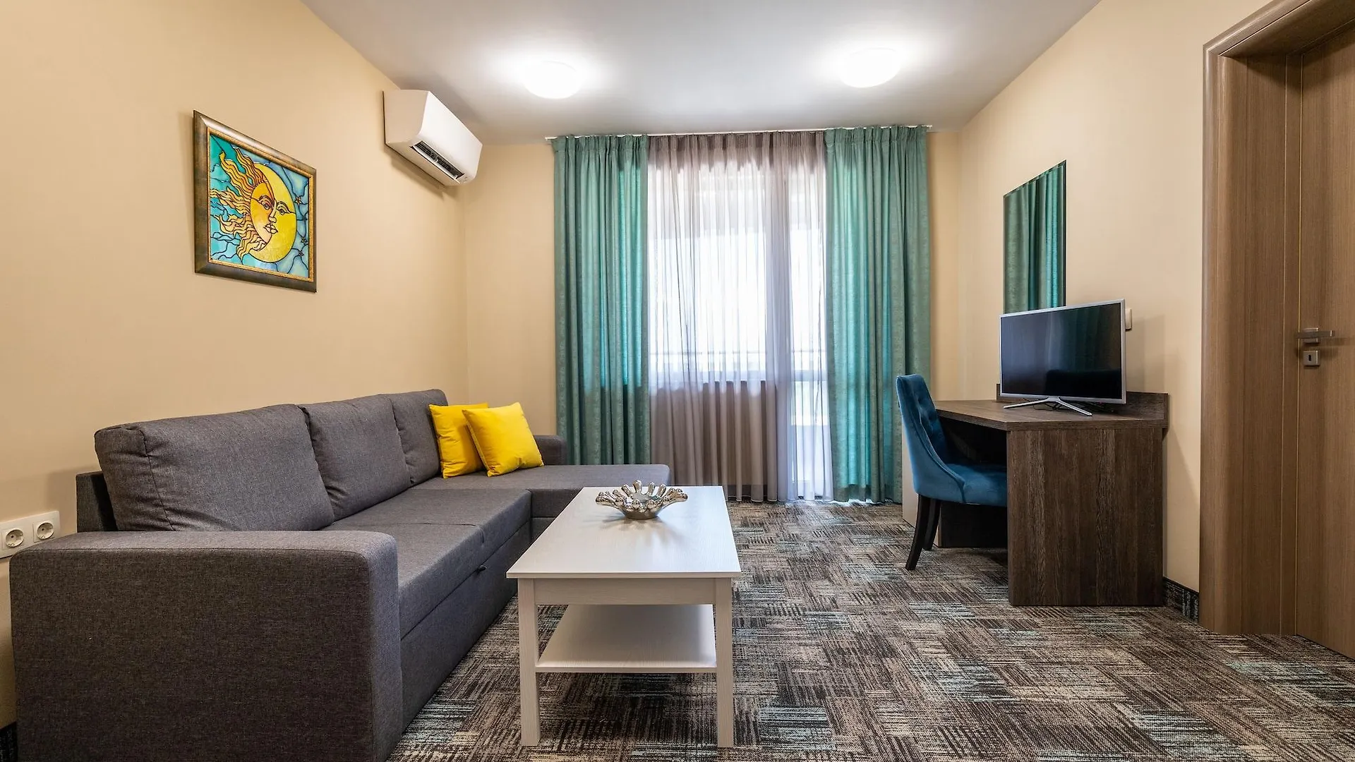 Plaza Hotel Plovdiv - Free Parking